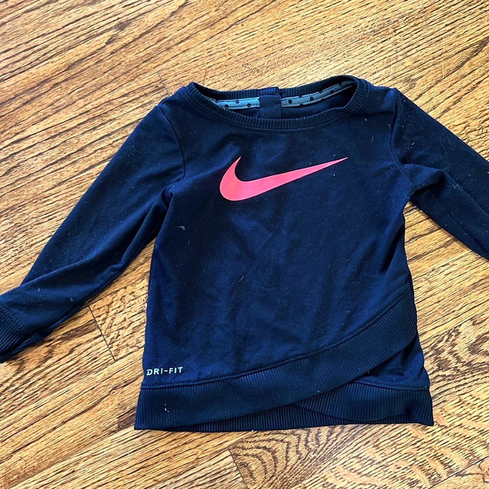 NIKE PULLOVER SWEATER WITH TWO BUTTON BACK CLOSURE - 12M